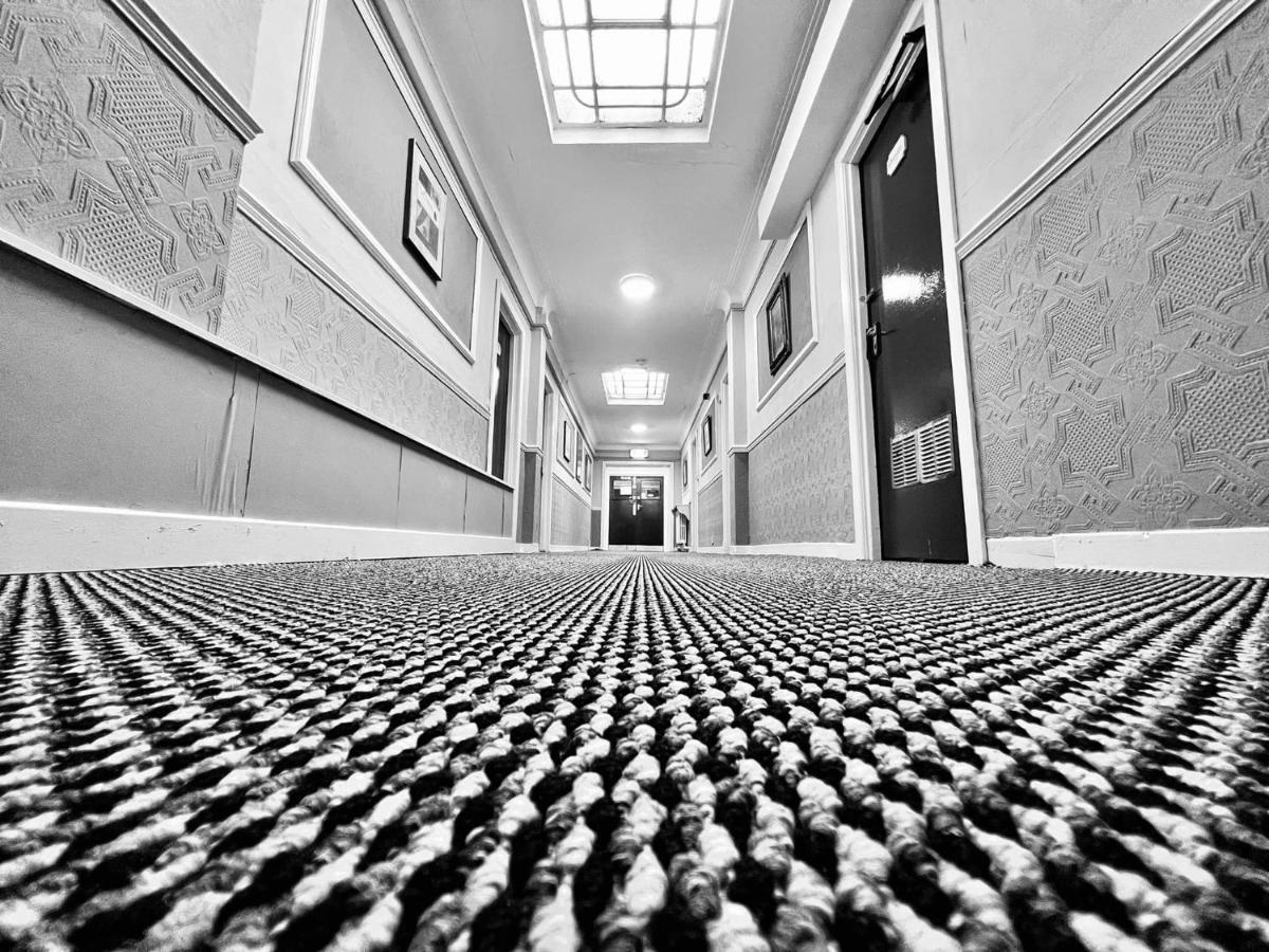 Sneyd Arms Hotel Tunstall Chatterley Екстериор снимка